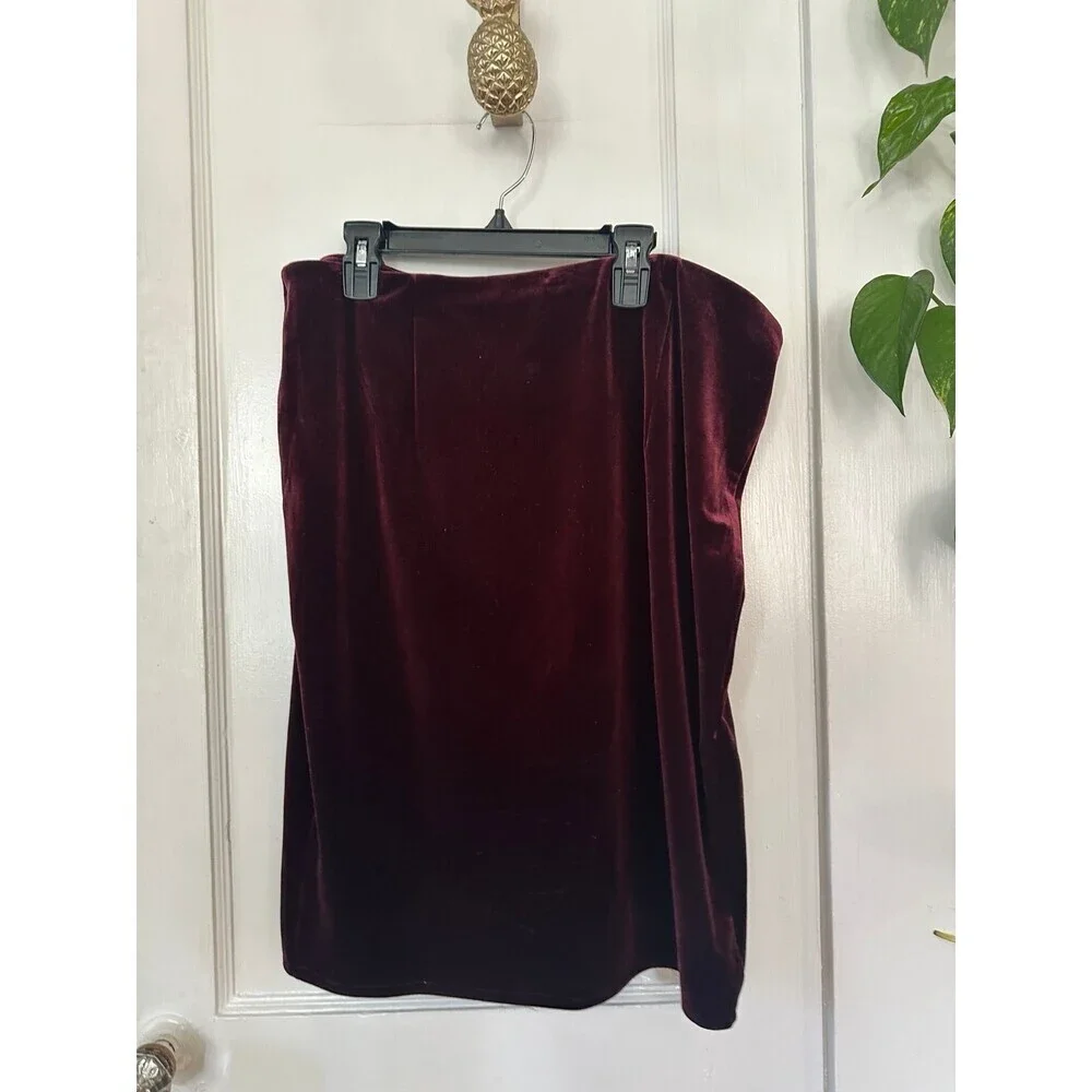 Express women’s size large maroon, velour skirt